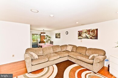 6909 Pine Valley Dr, Glenn Dale, MD 20769 - photo 5