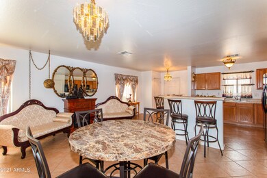 06 Dining Room
