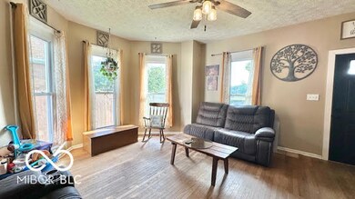 909 Pearl St, Columbus, IN 47201 - photo 6