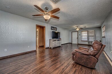 905 N Pottenger Ave, Shawnee, OK 74801 - photo 3
