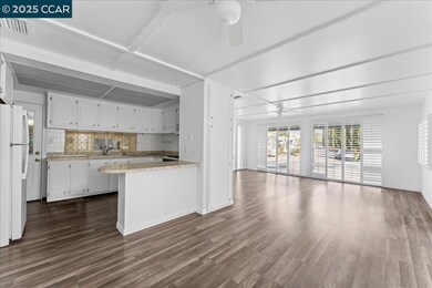 100 Welcome Ave, Concord, CA 94518 - photo 3