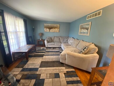 2909 SW 33rd Cir, Topeka, KS 66614 - photo 2