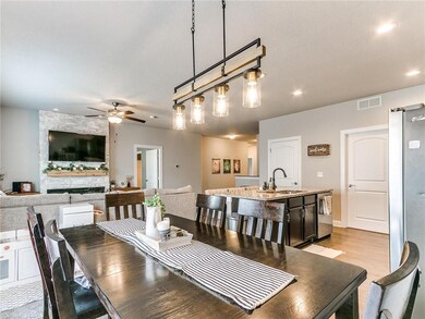 2434 River Meadows Dr, Des Moines, IA 50320 - photo 7