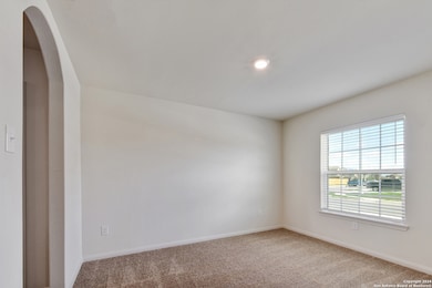 15123 Telfaire Meadows, von Ormy, TX 78073 - photo 4