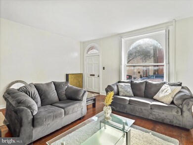 17 W 3rd St, Frederick, MD 21701 - photo 2