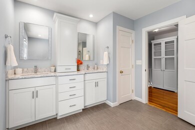 22 Cabot Dr, Nashua, NH 03064 - photo 6