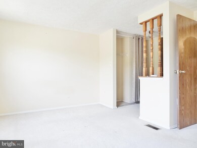 5904 Rowanberry Dr, Elkridge, MD 21075 - photo 6