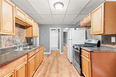 9 Wilson Ave, Woonsocket, RI 02895 - photo 5