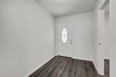 108 Reaves Ln, Hurst, TX 76053 - photo 2