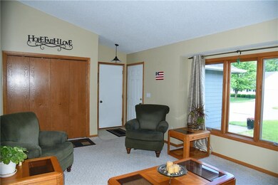 2934 Deerpath Ct, Des Moines, IA 50320 - photo 4