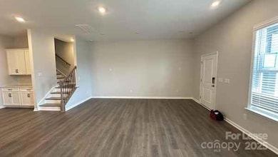 5810 Coulee Ln, Charlotte, NC 28215 - photo 2