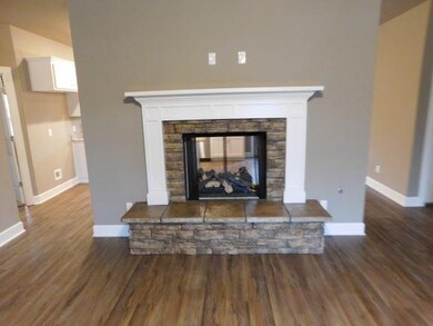 761 Captain Hopkins St, Prairie Grove, AR 72753 - photo 4