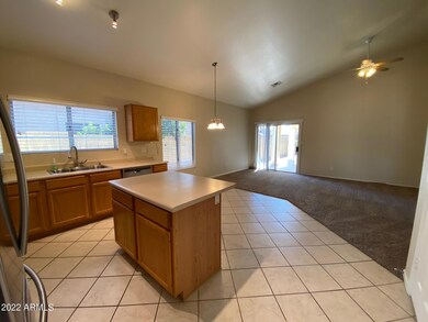 979 E Brentrup Dr, Tempe, AZ 85283 - photo 6