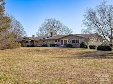 1411 Cabin Creek Rd, Zirconia, NC 28790 - photo 4