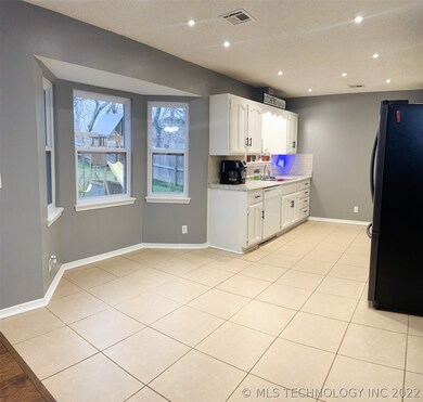 1918 S Bixby St, Sapulpa, OK 74066 - photo 5