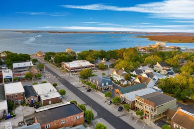 109NHoweStreetSkyView-02