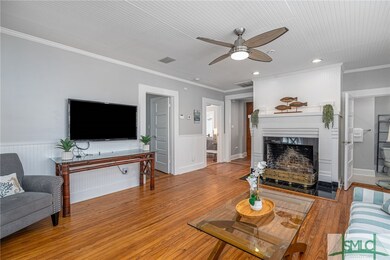 Upstairs - Unit 3 3BR/3BA with Large Screened Porc