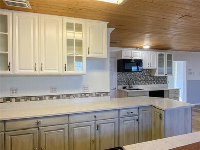 657 Broadway unit C, Dunedin, FL 34698 - photo 6