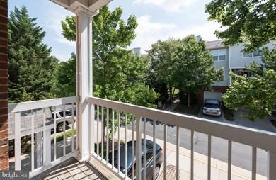 13056 Marcey Creek Rd, Herndon, VA 20171 - photo 3