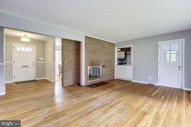 2002 Prices Ln, Alexandria, VA 22308 - photo 4