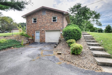 105 Meadow View Ct