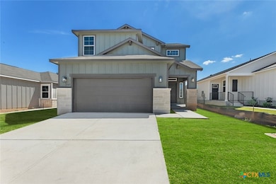 745 Whitman St, New Braunfels, TX 78130 - photo 2