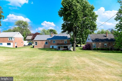 206 W 39th St, Reading, PA 19606 - photo 5