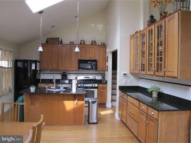 80 Cambridge Dr, Glen Mills, PA 19342 - photo 2