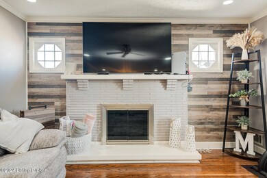 7806 Donegal Dr, Louisville, KY 40219 - photo 5