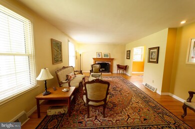 1727 Sherwood Cir, Villanova, PA 19085 - photo 7