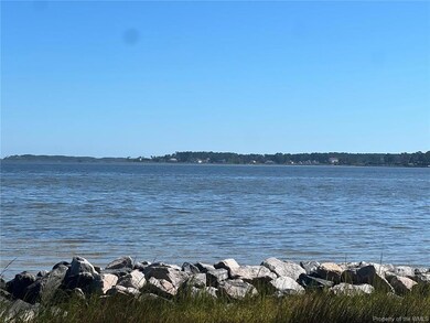 816 Ship Point Rd, Yorktown, VA 23692 - photo 3