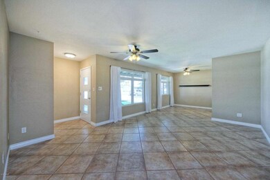 5716N11thWay003