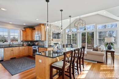 07_8687HeronCourt_5_Kitchen_LowRes