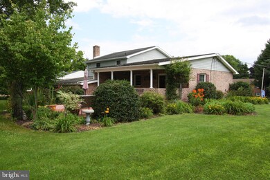 2963 Roosevelt Dr, Chambersburg, PA 17201 - photo 3