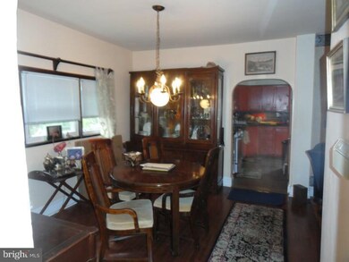 135 W 4th St, Palmyra, NJ 08065 - photo 5