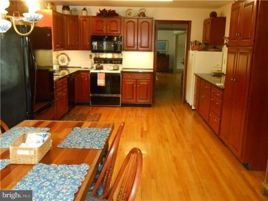 941 Penns Park Rd, Newtown, PA 18940 - photo 7