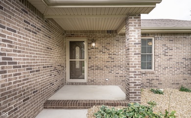 828 Phillips Ln, Seymour, IN 47274 - photo 4