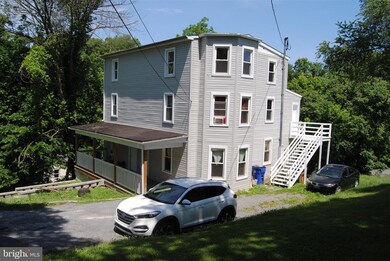 729 E D St unit A, Brunswick, MD 21716 - photo 2