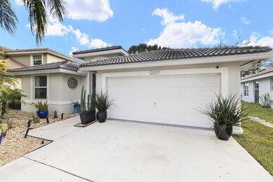 12227 Sunset Point Cir, Wellington, FL 33414 - photo 3