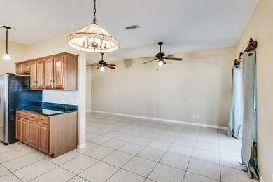 LIVING / DINING ROOM