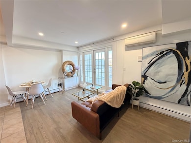 43-18 Robinson St unit 7C, Flushing, NY 11355 - photo 2