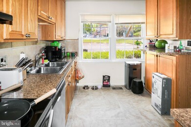 1980 Mayflower Dr, Woodbridge, VA 22192 - photo 6