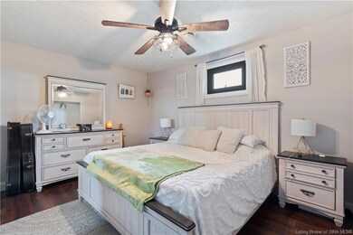 UNWIND AT THE END OF THE DAY IN THE MASTER BEDROOM