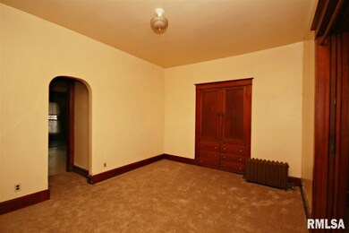 1538 W 3rd St unit 2, Davenport, IA 52802 - photo 3