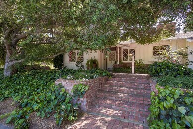 21400 Arcos Dr, Woodland Hills, CA 91364 - photo 2