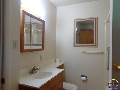 1244 SW 31st St, Topeka, KS 66611 - photo 7