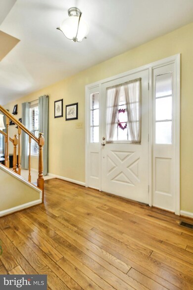 9631 Shipwright Dr, Burke, VA 22015 - photo 4