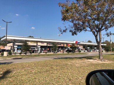 7906 Maxroy St, Houston, TX 77088 - photo 3