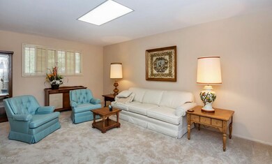 10619 W Caron Dr-large-006-1-Living Room