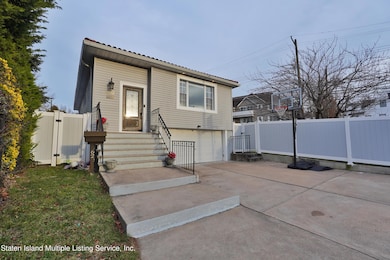62 Bovanizer St, Staten Island, NY 10312 - photo 2